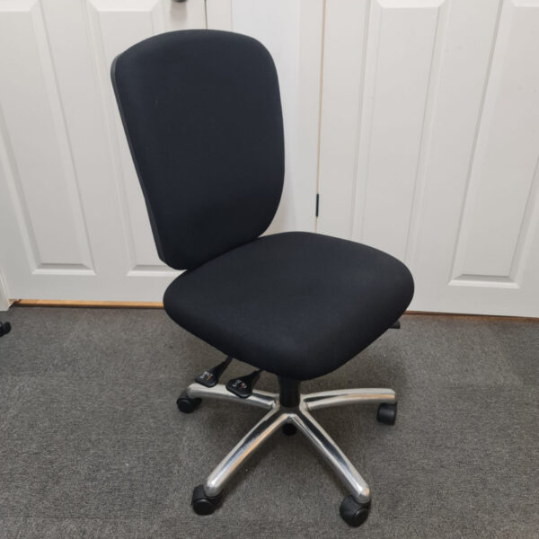 Schiavello novetta task chair - Image 2